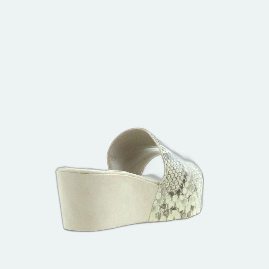 Carla saint Barth - Cristina Mule Roccia