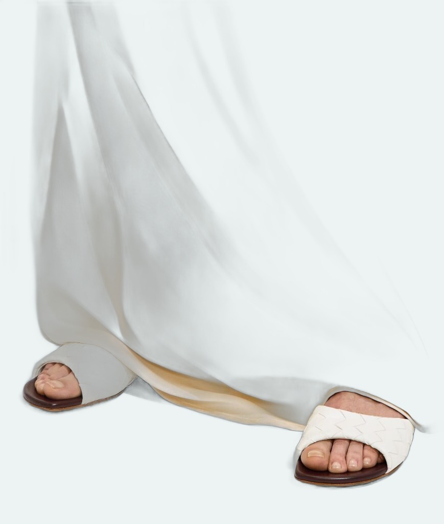 Bottega Veneta - Livia Mule Flat - Alabaster
