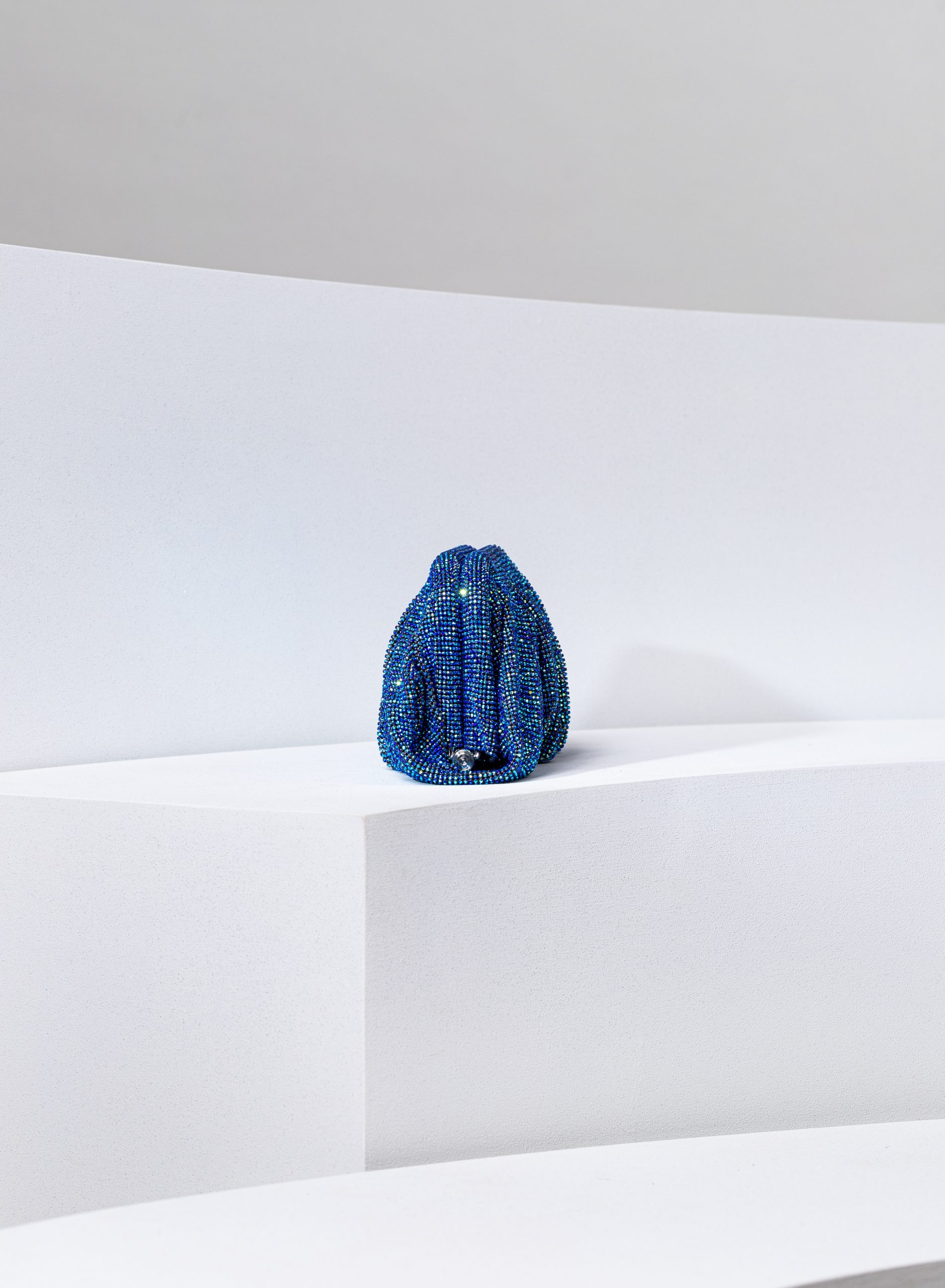 Benedetta Bruzziches - La Venus Grande The Winter's Tale - Image 4