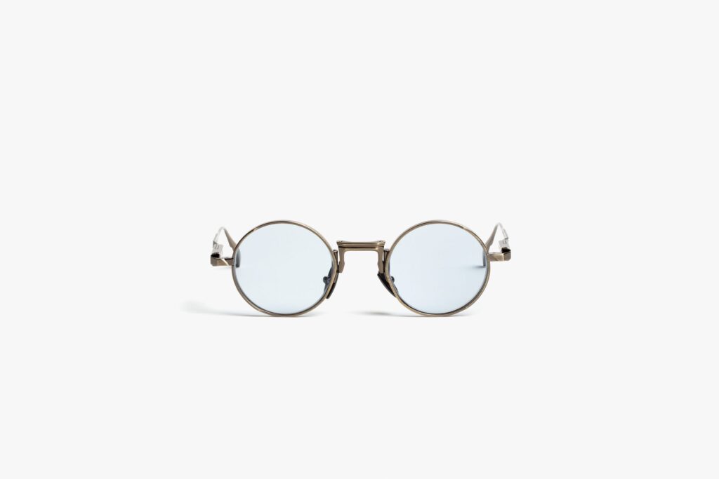 Movitra - Apex 04 C1 - Antique Gun with Light Blue Lenses - Limited Edition