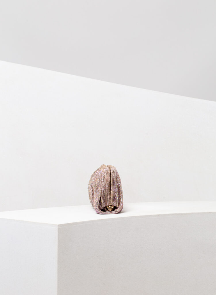 Benedetta Bruzziches - La Venus Grande Golden Gun