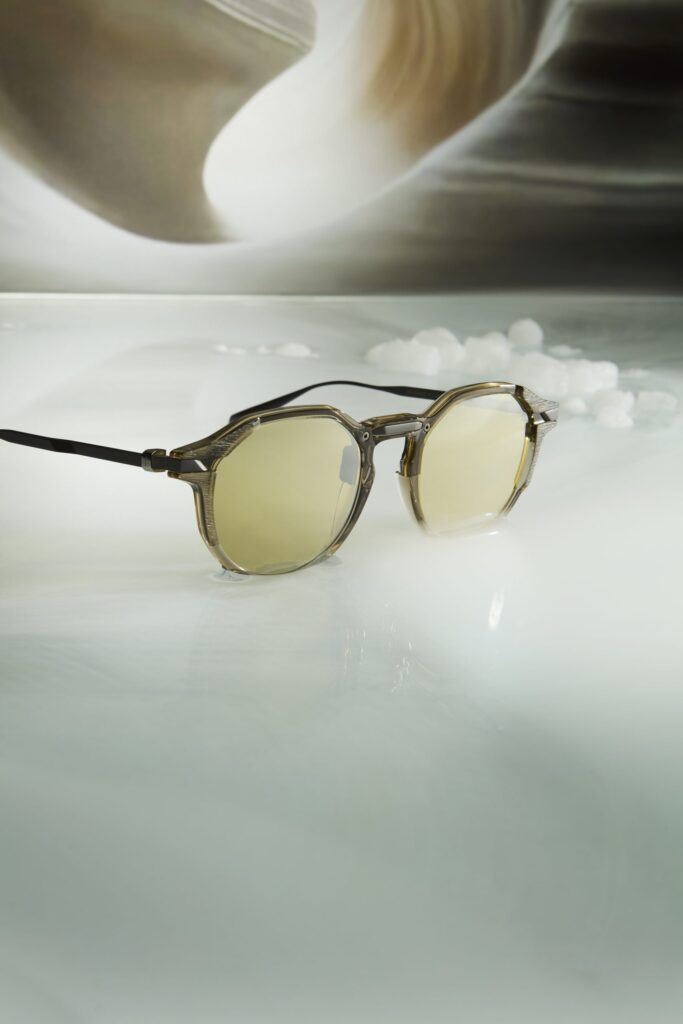 Movitra - Inceptus 03 C3 - Crystal Mud with Yellow Lenses  - Limited Edition