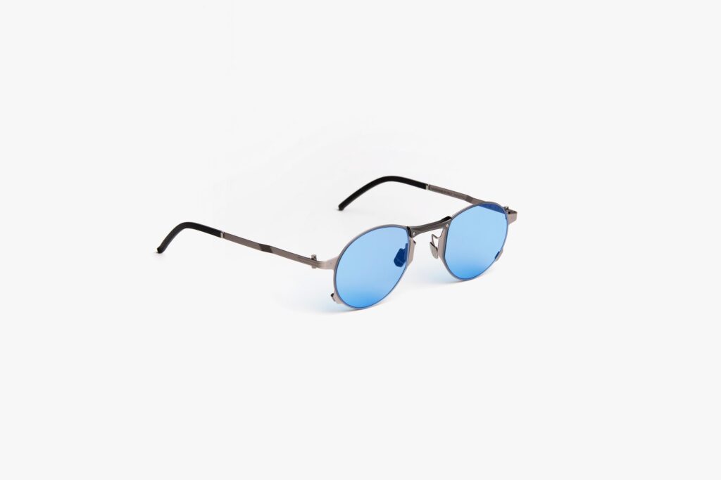 Movitra - Levitas 04 C1 - Light Gun with Blue Lenses