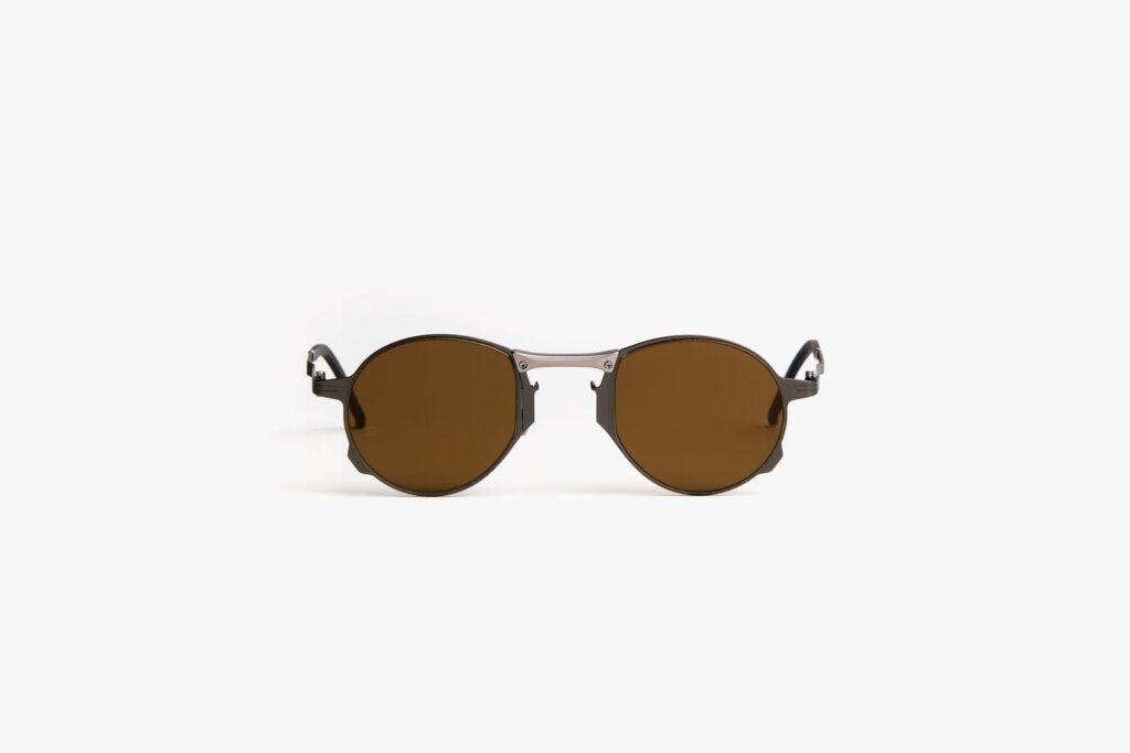 Movitra - Levitas 04 C2 - Dark Gun with Brown Lenses