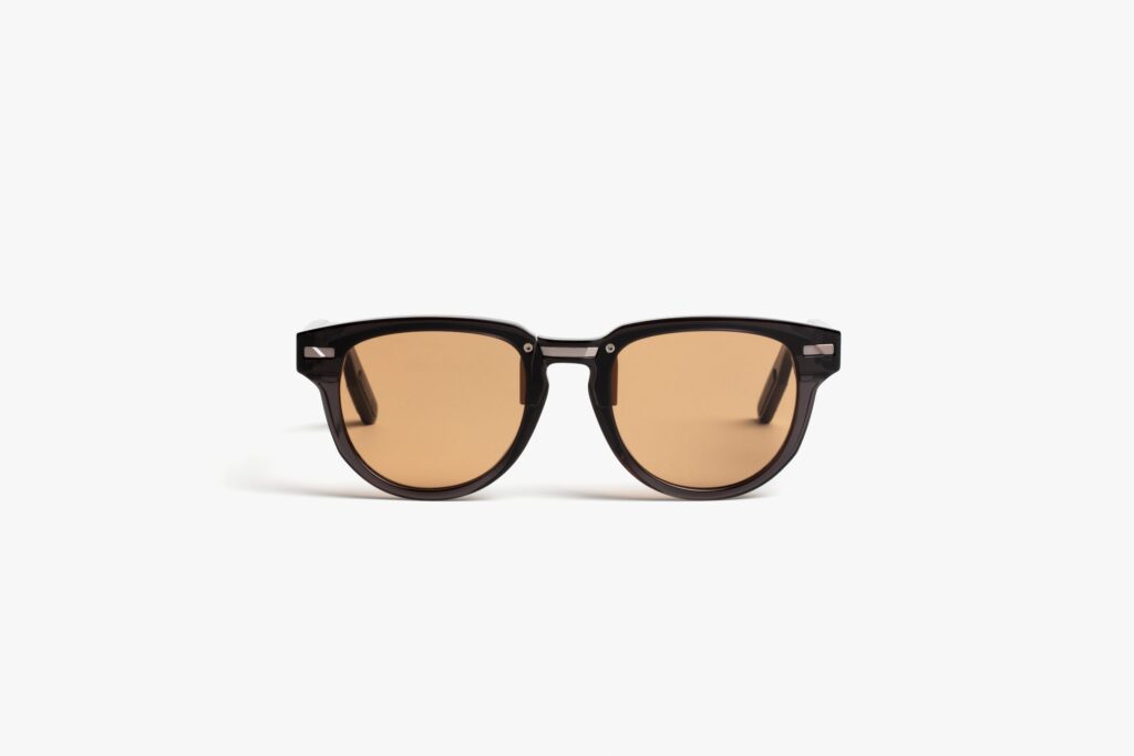 Movitra - Momentum 04 C1 - Crystal Black with Light Brown Lenses