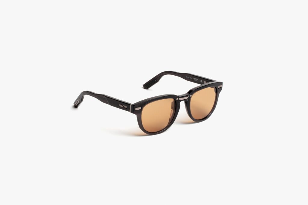 Movitra - Momentum 04 C1 - Crystal Black with Light Brown Lenses