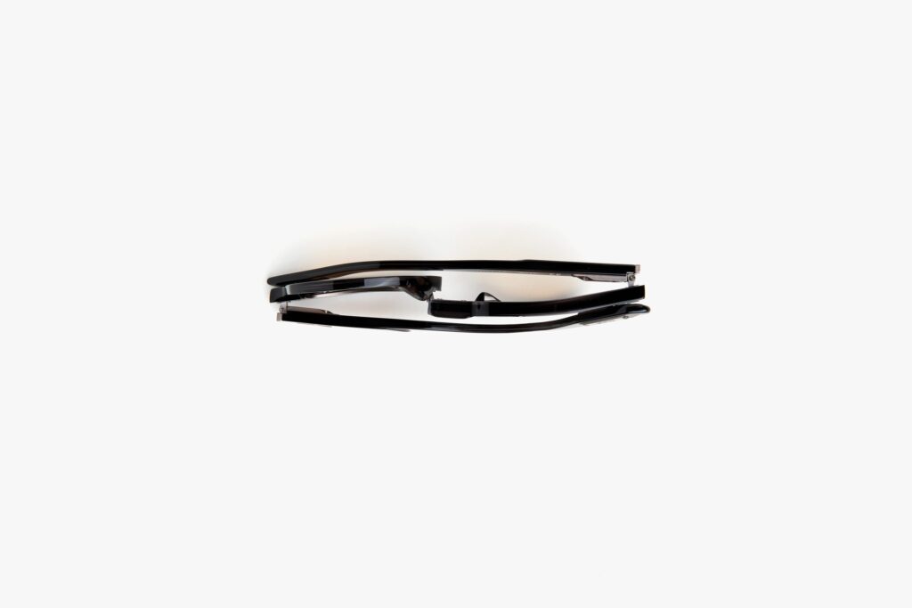 Movitra - Momentum 04 C1 - Crystal Black with Light Brown Lenses