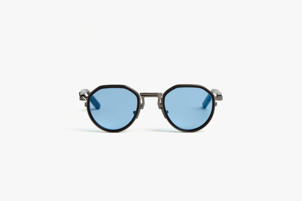 Movitra - Nexus 01 C2 - Crystal Black with Blue Lenses - Limited Edition