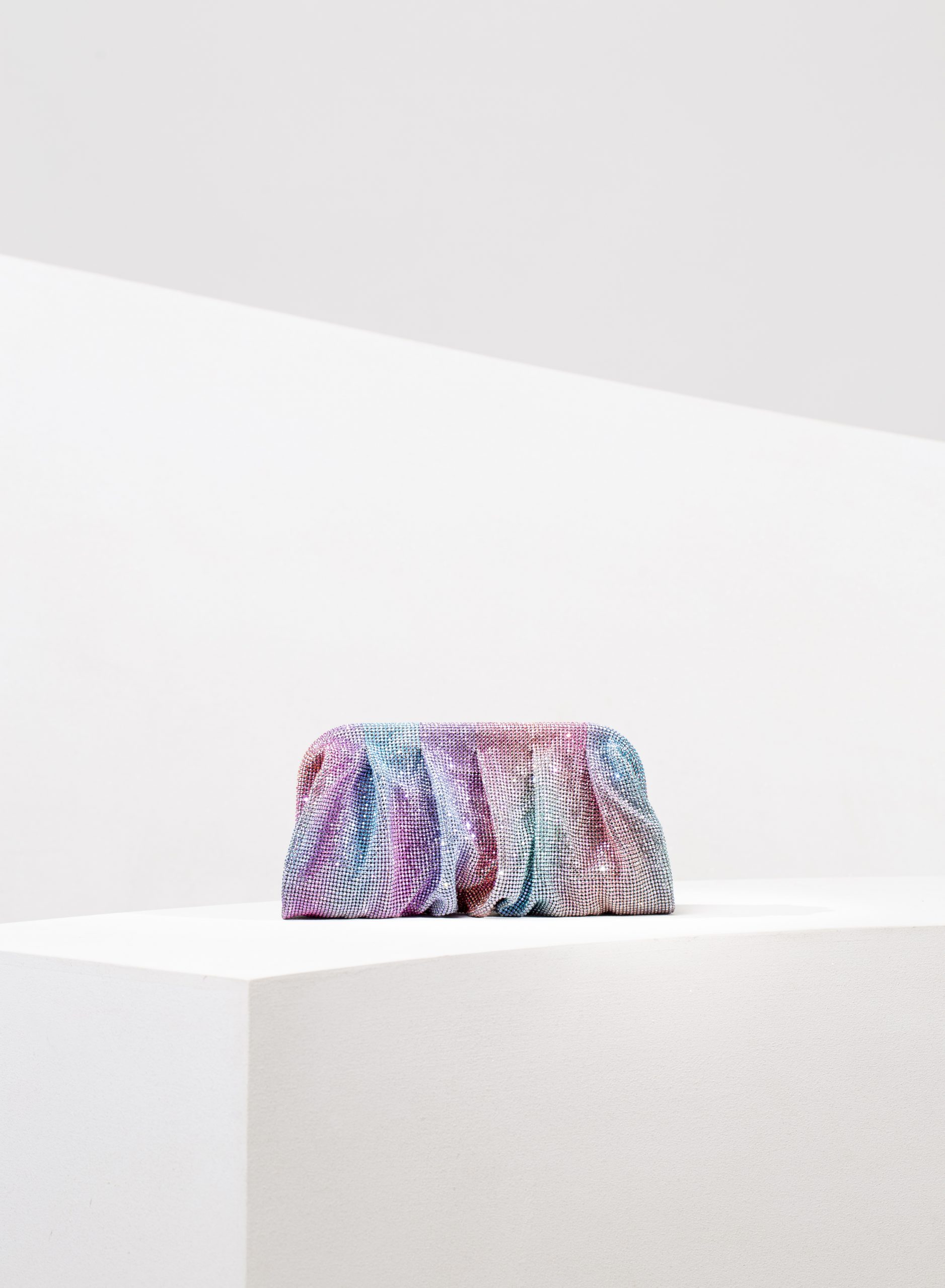 Benedetta Bruzziches - La Venus Grande - Skyfall - Image 2