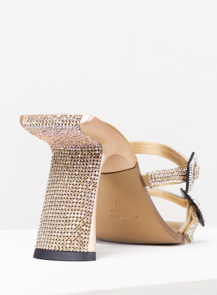 Benedetta Bruzziches - Ewa - Golden Gun