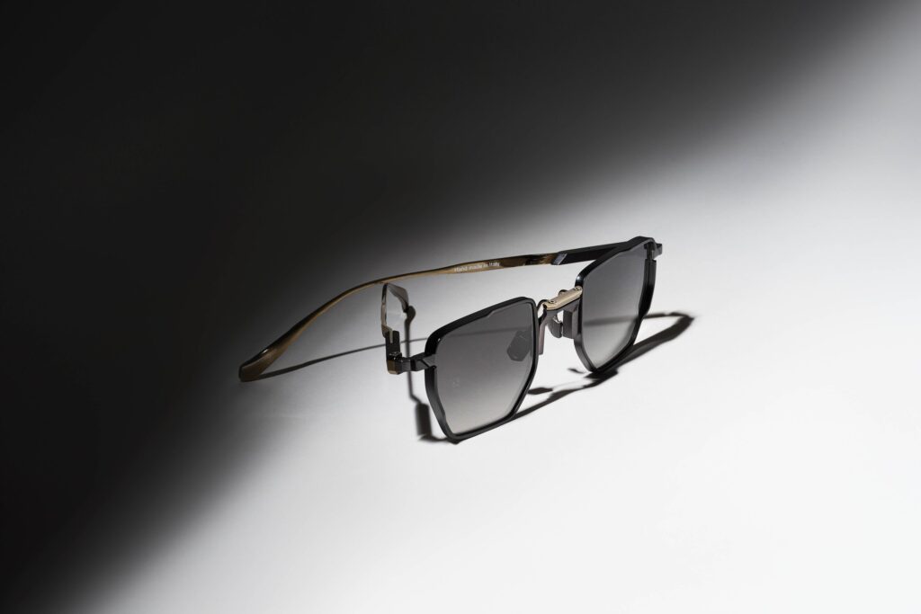 Movitra - TN 02 A Dark Gun with Gradient Grey Lenses - Limited Edition
