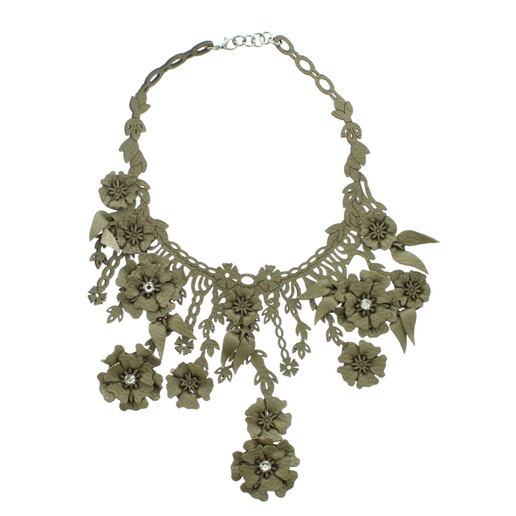 Almala - Leaves Necklace Military Green