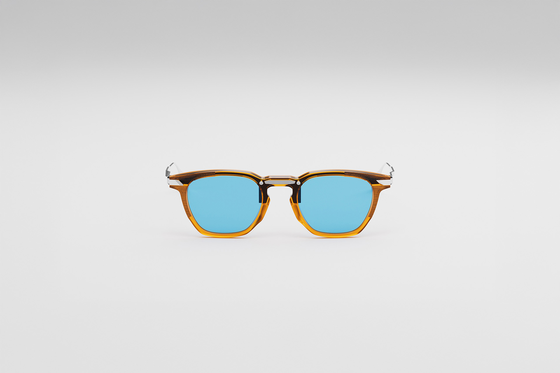 Movitra - Inceptus 06 C2 - Crystal Honey with Blue Lenses - Image 1